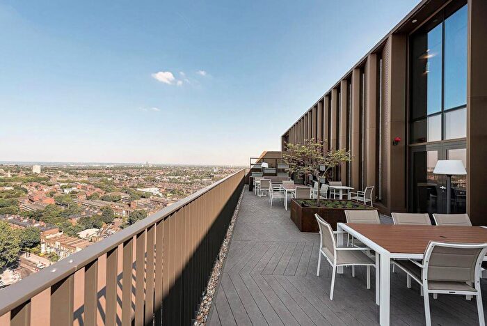 1 Bedroom Flat To Rent In Vantage Point, Archway, London, N19