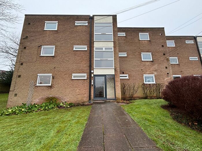 2 Bedroom Flat To Rent In Leicester Close, Bearwood, Smethwick, B67