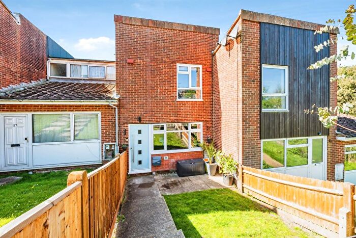 2 Bedroom Terraced House For Sale In St. Leonards Close, Newhaven, BN9