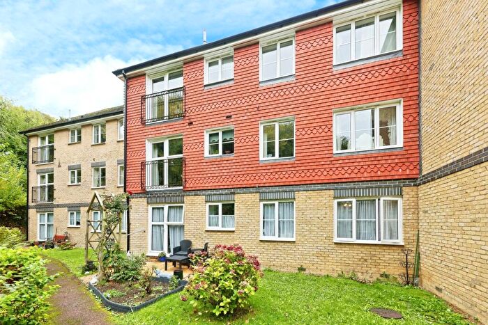 2 Bedroom Flat For Sale In Ashford Road, Canterbury, Kent, CT1