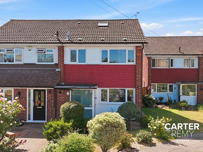 4 Bedroom Semi Detached House For Sale In Waverley Gardens, Grays, RM16