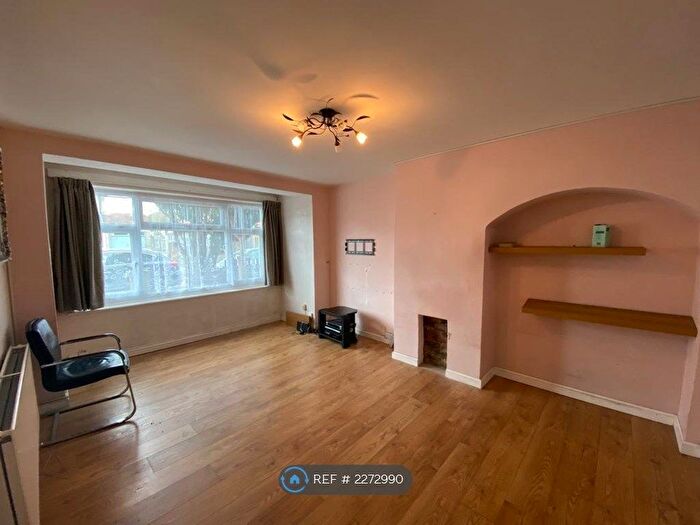 3 Bedroom Terraced House To Rent In Neasham Road, Dagenham, RM8