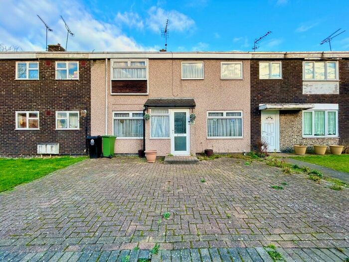 2 Bedroom House To Rent In Ghyllgrove, Basildon, SS14