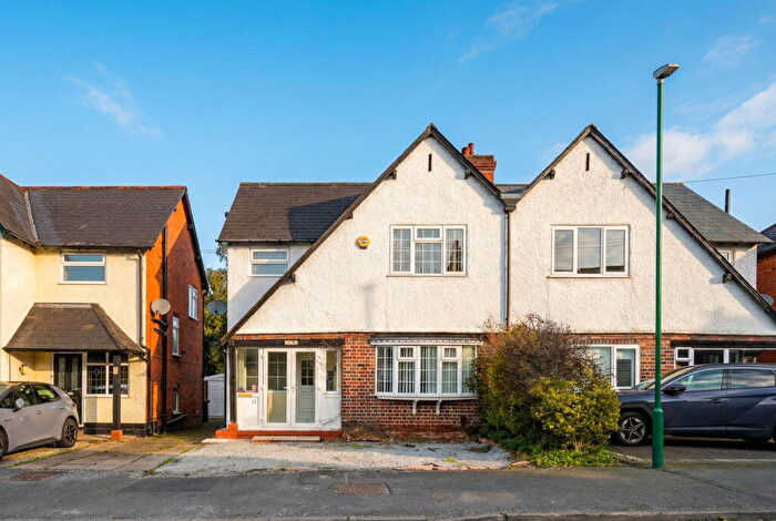 3 Bedroom Semi Detached House For Sale In Castle Lane, Solihull, B92