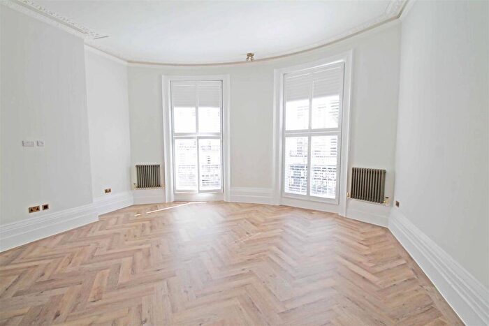 3 Bedroom Flat To Rent In Lansdowne Place, Hove, BN3