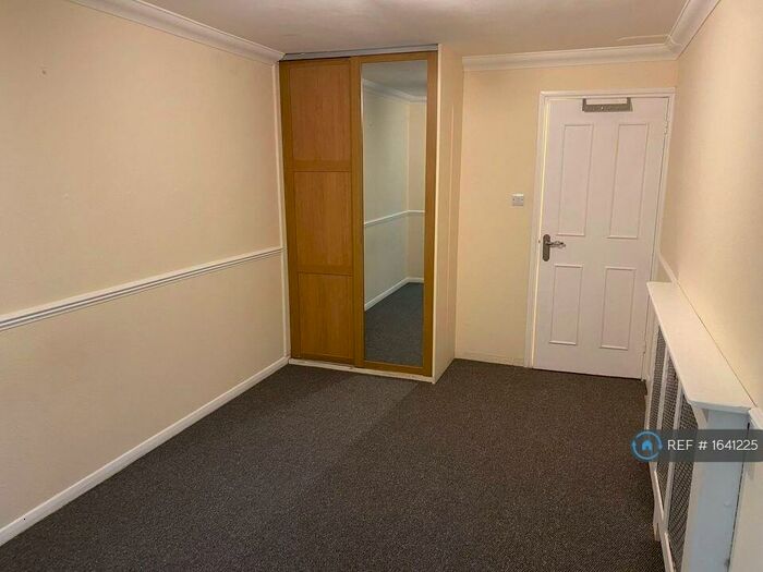1 Bedroom Flat To Rent In Vincent Road, Luton, LU4