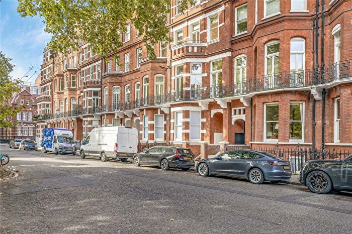 2 Bedroom Flat To Rent In Egerton Gardens, London, SW3