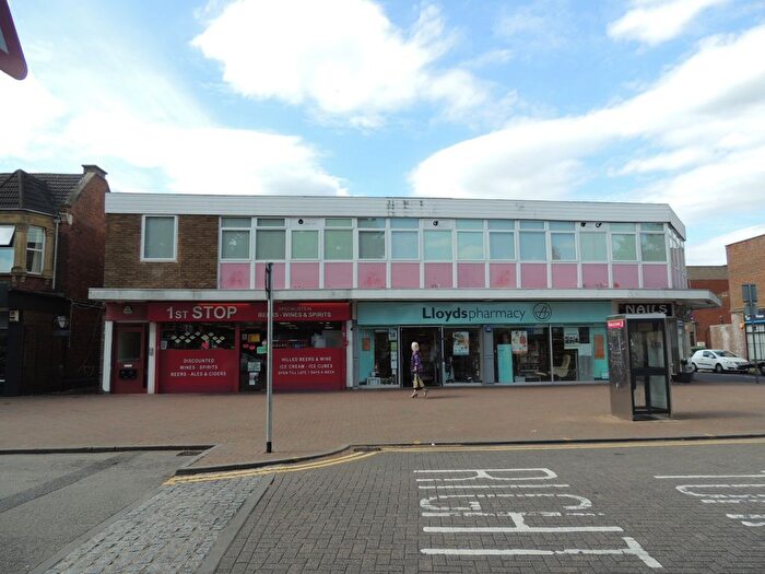 2 Bedroom Flat To Rent In Queensway, Bletchley, Milton Keynes, MK2