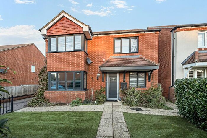 4 Bedroom Detached House For Sale In Plough Lane, Shefford, SG17