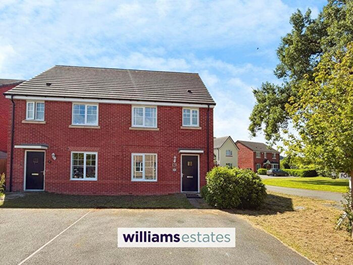 3 Bedroom Semi-Detached House For Sale In Stryd Yr Wylan, Ruthin, LL15