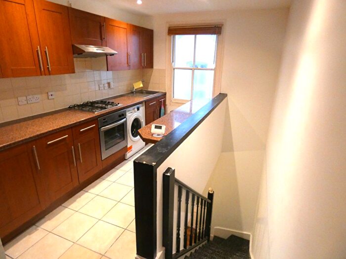 1 Bedroom Flat To Rent In Roman Road, London, E3