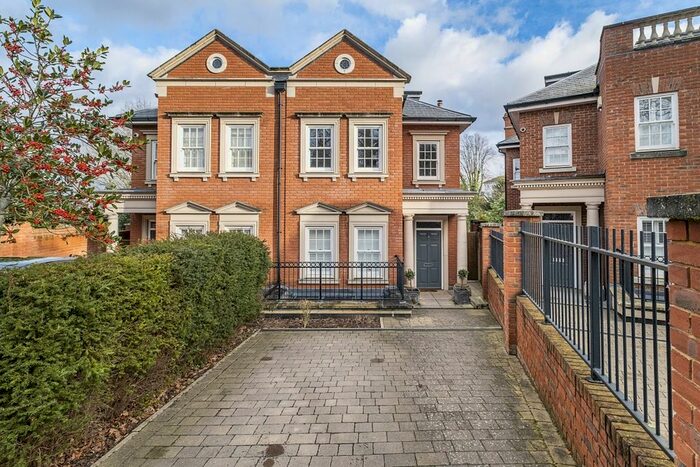 5 Bedroom Semi-Detached House To Rent In Marryat Place, London, SW19