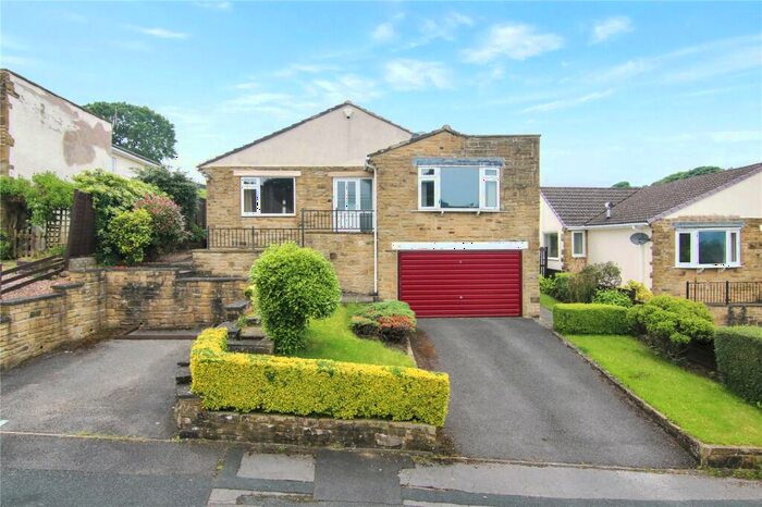 3 Bedroom Bungalow For Sale In Ghyll Close, Steeton, BD20