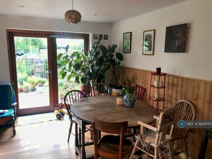 3 Bedroom Semi-Detached House To Rent In Forest Rise, London, E17