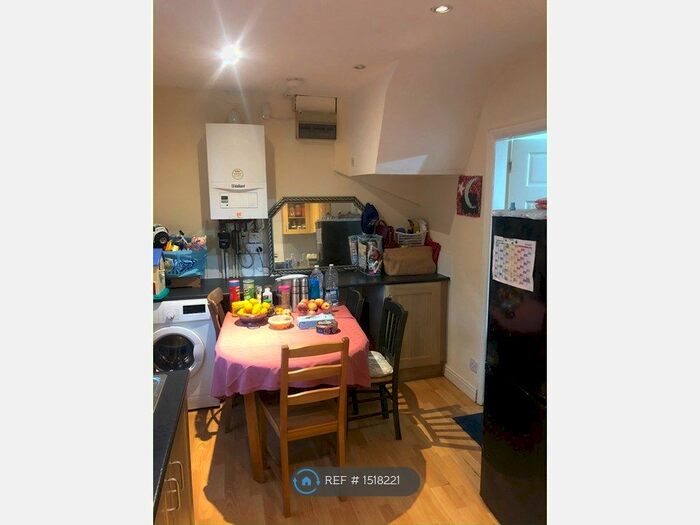 2 Bedroom Semi-Detached House To Rent In Cowper Road, Leeds, LS9