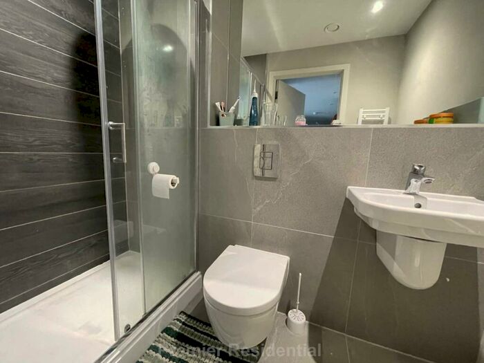 2 Bedroom Apartment To Rent In Spinners Way, Manchester, M15