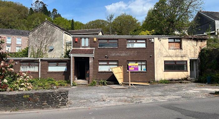 Detached House For Sale In Whispering Woods, Pontardawe, Swansea, West Glamorgan, SA8