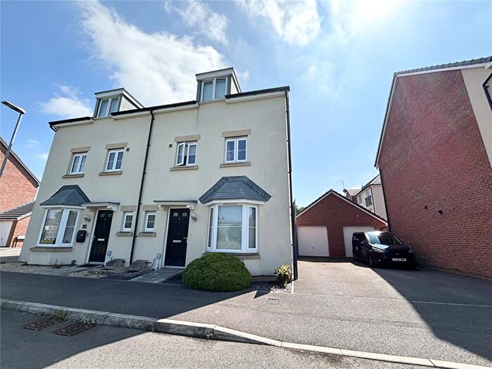 4 Bedroom Semi Detached House To Rent In Argus Green, Swindon, Wiltshire, SN2