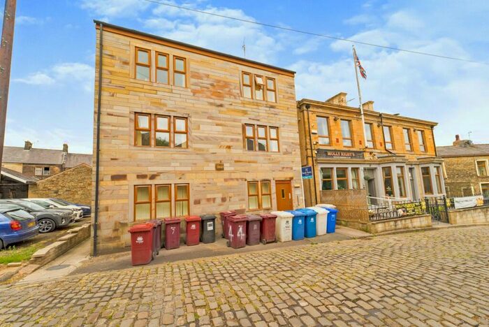 3 Bedroom Apartment To Rent In Mill Street, Padiham, Burnley, Lancashire, BB12