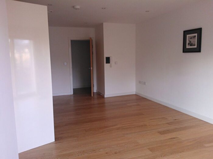 2 Bedroom Flat To Rent In Prince Road, London, SE25