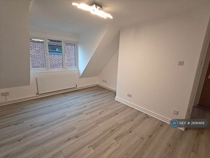 1 Bedroom Flat To Rent In Cabourne Court, Lincoln, LN2