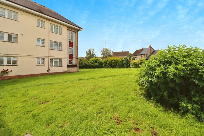 2 Bedroom Flat For Sale In Alanscourt, Bristol, BS30