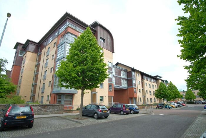 2 Bedroom Flat To Rent In Errol Gardens, Flat -, Gorbals, Glasgow, G5