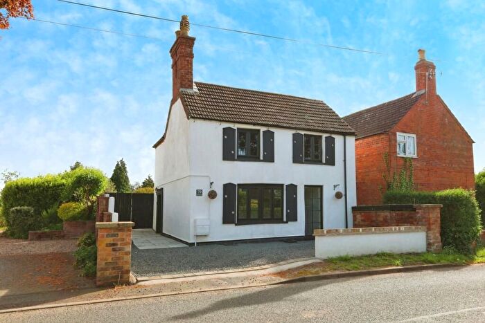 2 Bedroom Detached House For Sale In Main Road, Hundleby, Spilsby, Lincolnshire, PE23