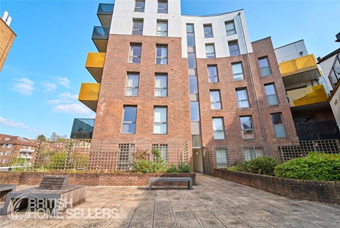 1 Bedroom Flat For Sale In Finchley Road, London, NW11