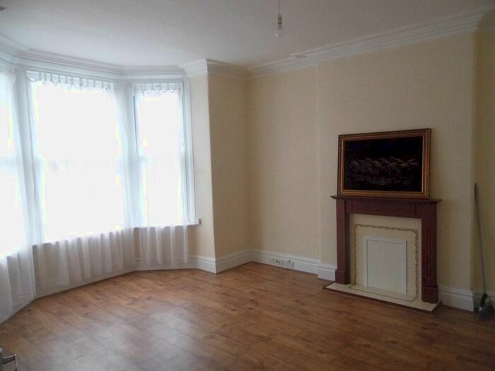 2 Bedroom Flat To Rent In Greenfield Road, Colwyn Bay, LL29