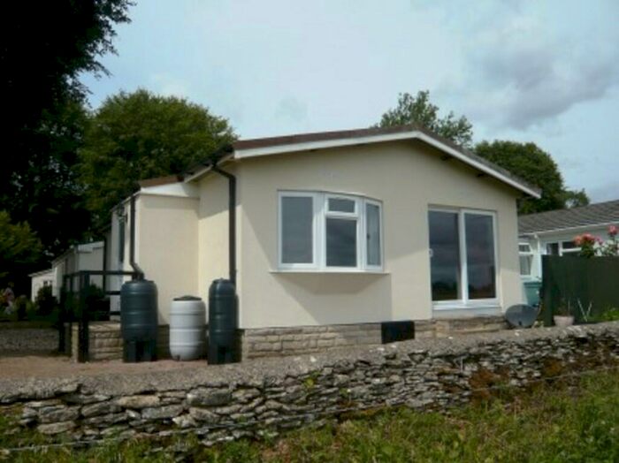 2 Bedroom Park Home For Sale In Hampton Fields, Minchinhampton, GL6