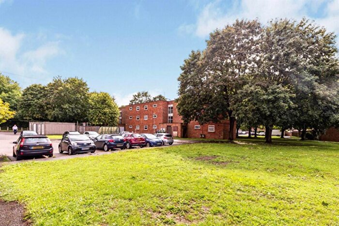 1 Bedroom Apartment For Sale In Oakhill, Letchworth Garden City, SG6