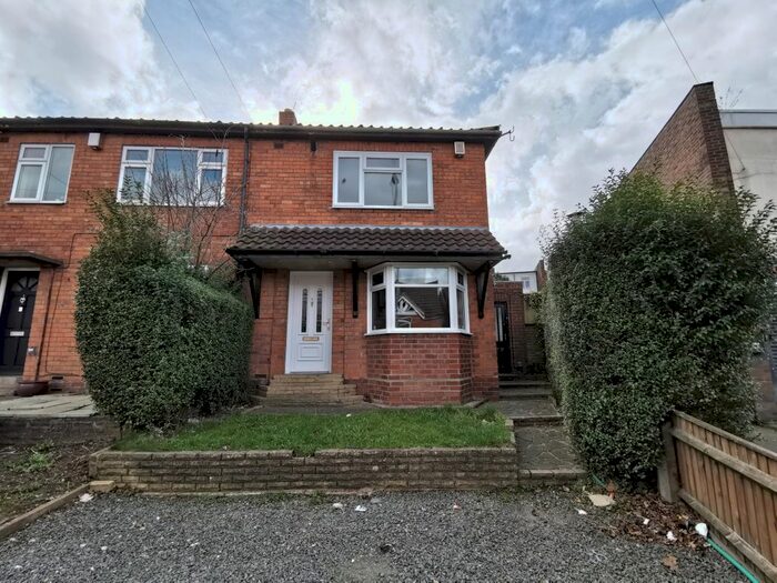 3 Bedroom Semi-Detached House To Rent In Redhill Road, Northfield, Birmingham, B31
