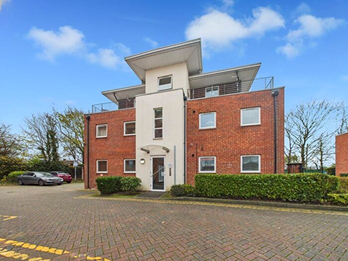 2 Bedroom Apartment For Sale In Hawkes Close, Langley, Berkshire, SL3