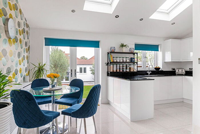 4 Bedroom End Of Terrace House For Sale In Glanville Road, Bromley, BR2