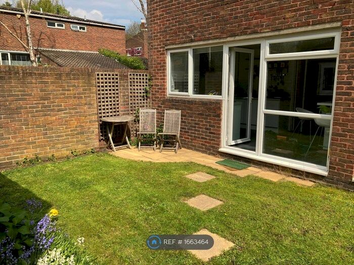3 Bedroom Semi-Detached House To Rent In Campen Close, London, SW19