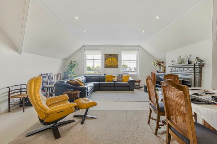 3 Bedroom Flat To Rent In Daleham Gardens, Hampstead, NW3