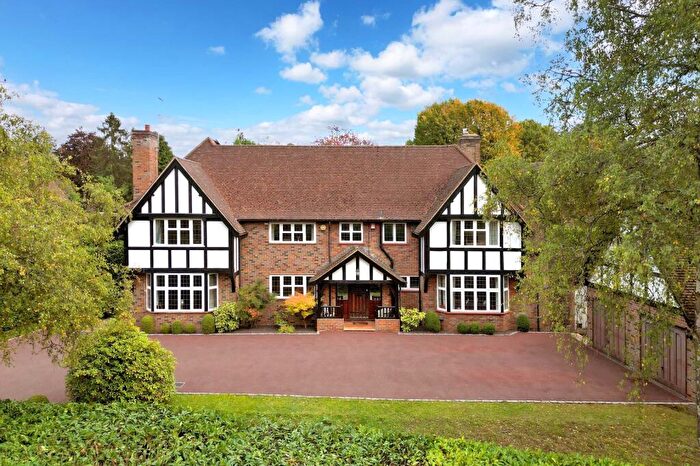 7 Bedroom Detached House For Sale In Beechwood Road, Beaconsfield, Buckinghamshire, HP9