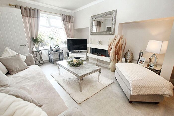 2 Bedroom Semi-Detached House For Sale In Beechwood Avenue, Littleborough, OL15