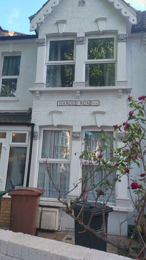 2 Bedroom Flat To Rent In Harold Road, London, E11
