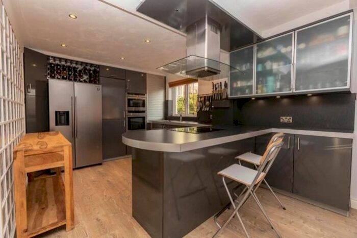 2 Bedroom Flat To Rent In Richmond Terrace, Dundee, DD2