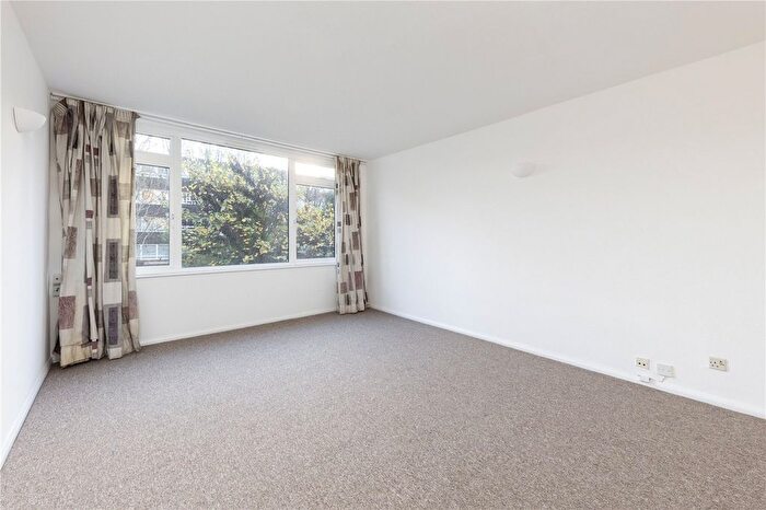 Studio To Rent In Putney Hill, London, SW15