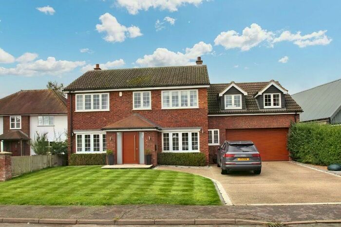 4 Bedroom Detached House To Rent In High Street, SG18