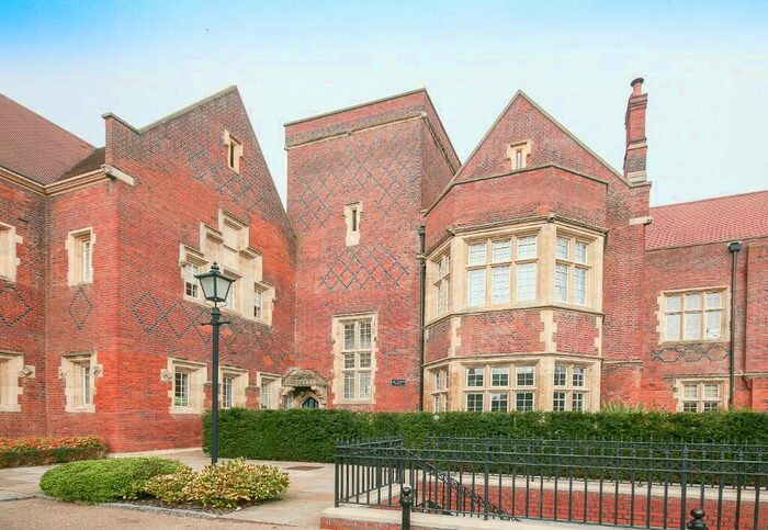 2 Bedroom Apartment To Rent In The Galleries, Brentwood, Essex, CM14