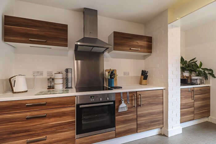 5 Bedroom Town House For Sale In Burntwood Road, Grimethorpe, Barnsley, S72