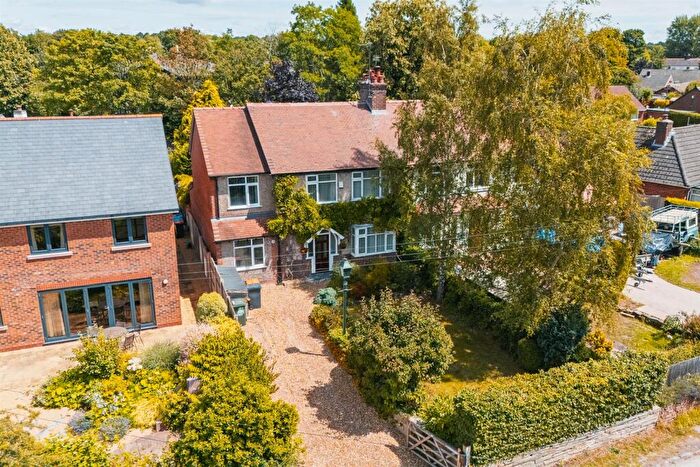 4 Bedroom Semi-Detached House For Sale In Wood Lane, Parkgate, Neston, CH64