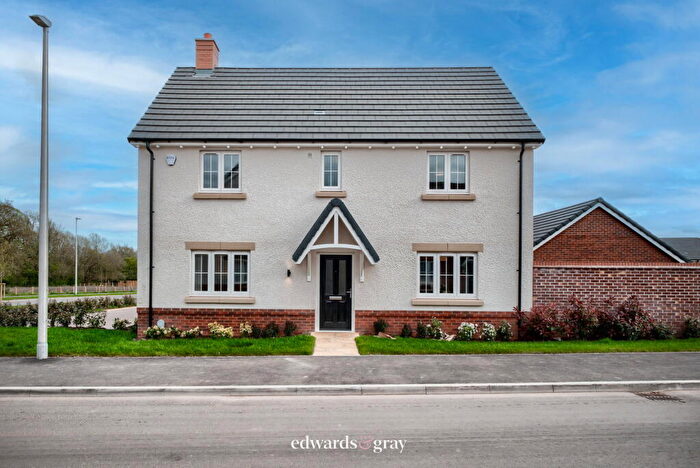 4 Bedroom Detached House For Sale In Thickthorn Gardens, Kenilworth, CV8