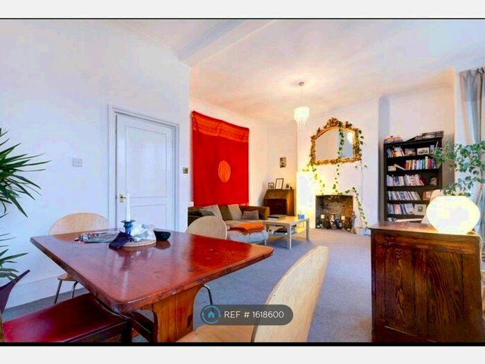 2 Bedroom Flat To Rent In Archway Road, London, N6