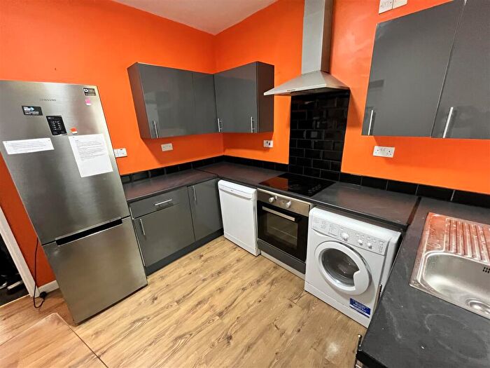 4 Bedroom Terraced House To Rent In Harold Terrace, Hyde Park, Leeds, LS6