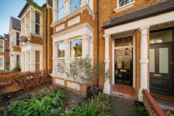 4 Bedroom Terraced House For Sale In Fairlight Avenue, Harlesden, NW10